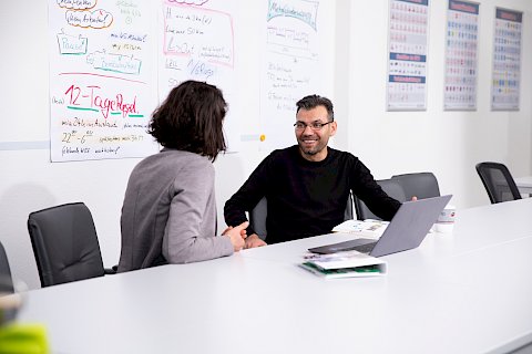 Deutsch-Lehrer im Sprachkurs in Leipzig